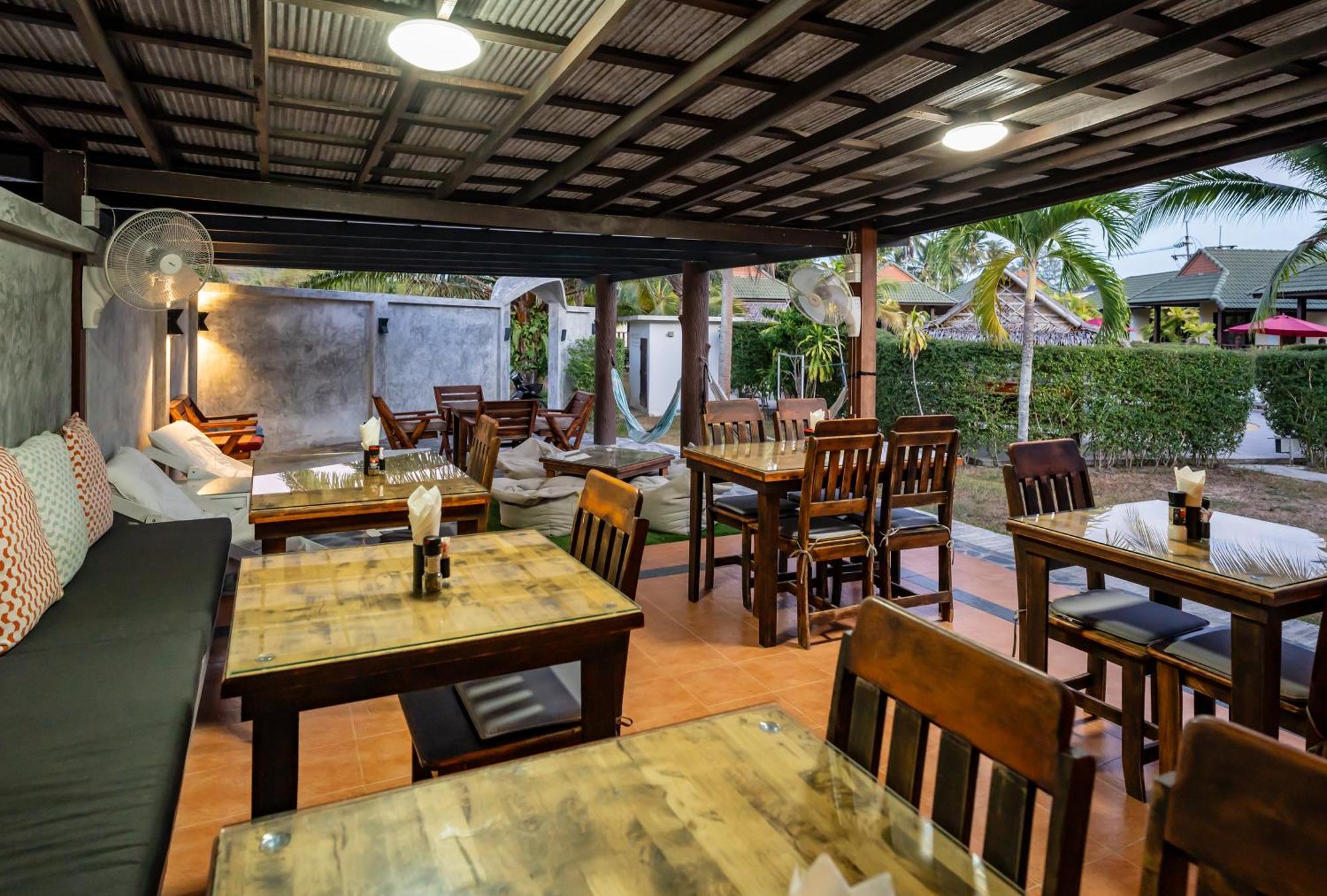 Phatcharee Resort Баан-Тай Екстер'єр фото