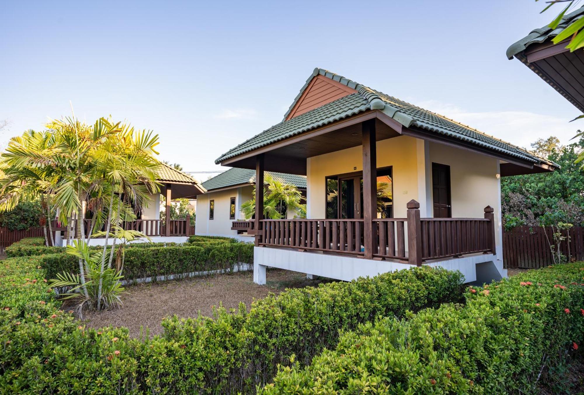 Phatcharee Resort Баан-Тай Екстер'єр фото