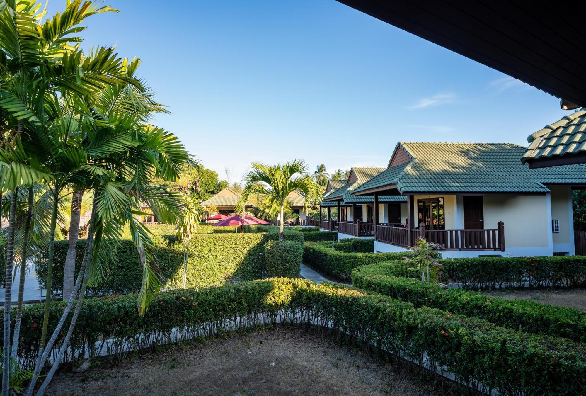 Phatcharee Resort Баан-Тай Екстер'єр фото