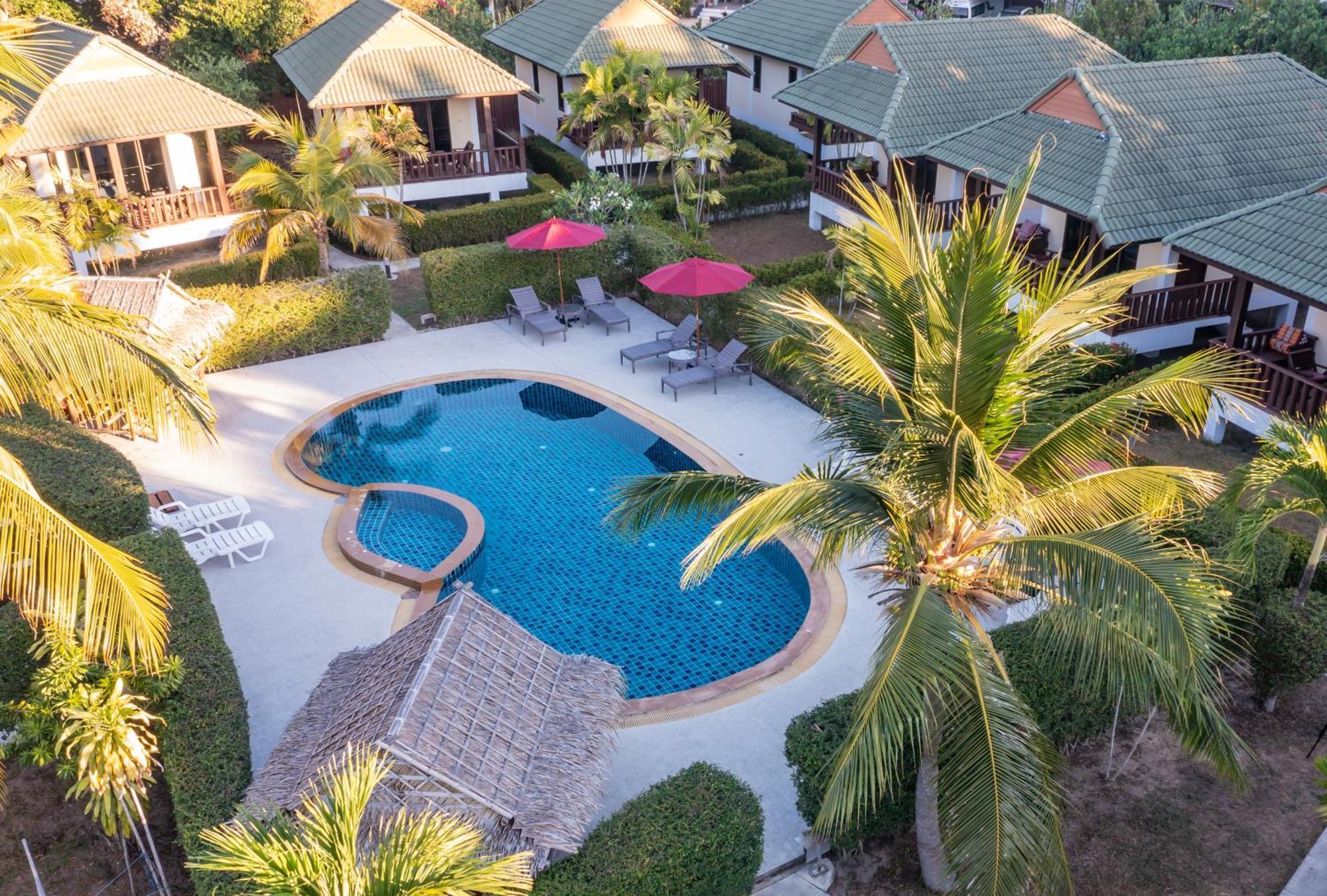 Phatcharee Resort Баан-Тай Екстер'єр фото