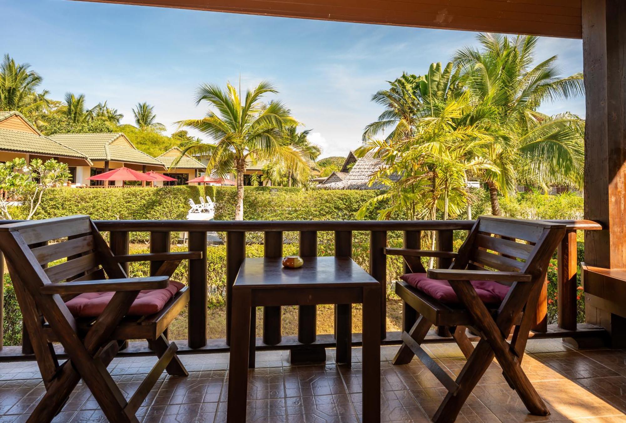 Phatcharee Resort Баан-Тай Екстер'єр фото