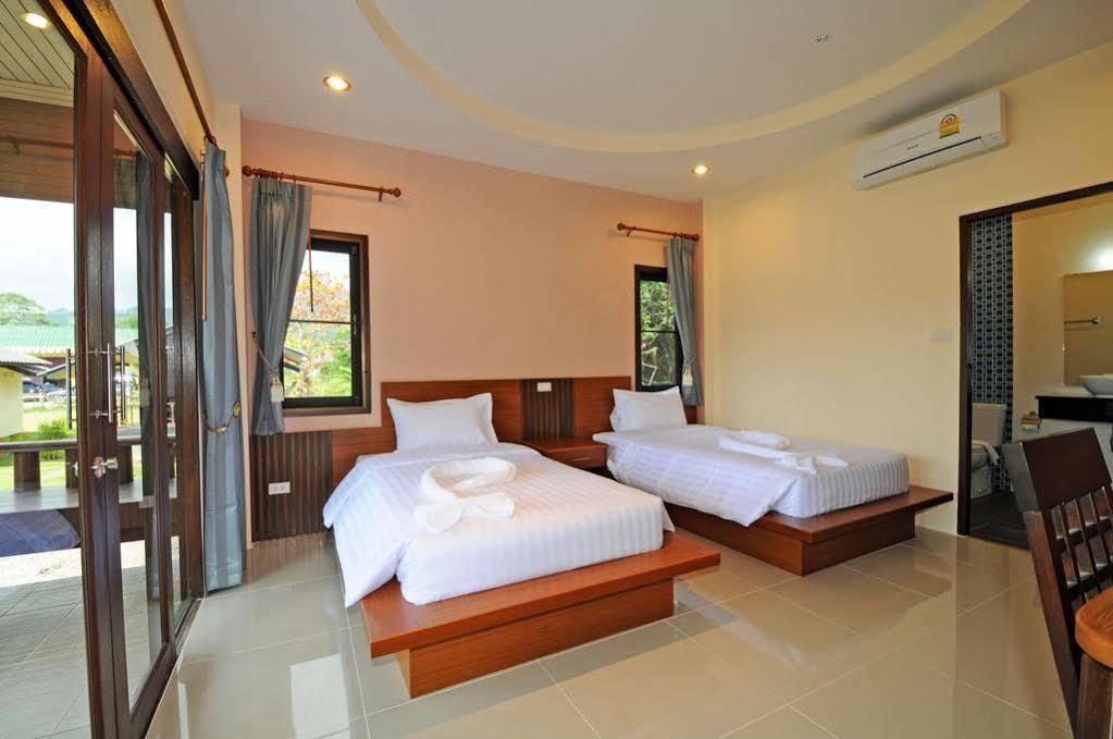 Phatcharee Resort Баан-Тай Екстер'єр фото